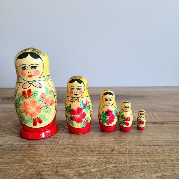 wooden doll Other - Vintage hand painted wooden Russian nesting dolls. Set of 5 nesting dolls.